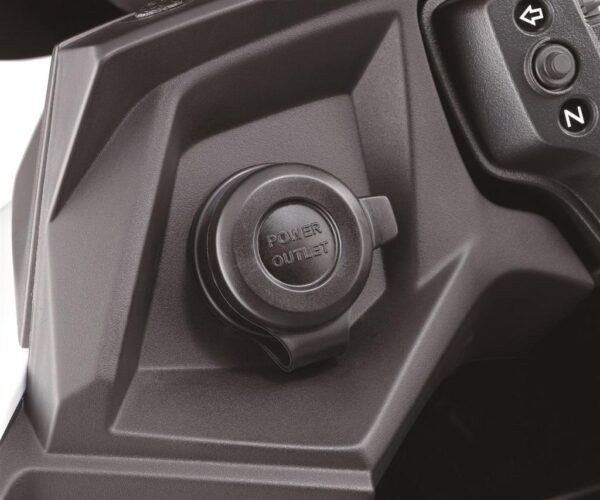 DC OUTPUT (12V Socket) - Image 2