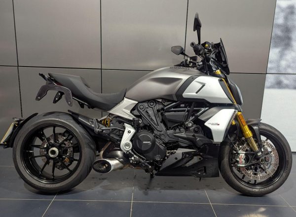 8622247x2048x1152_FFFFFF_L_0