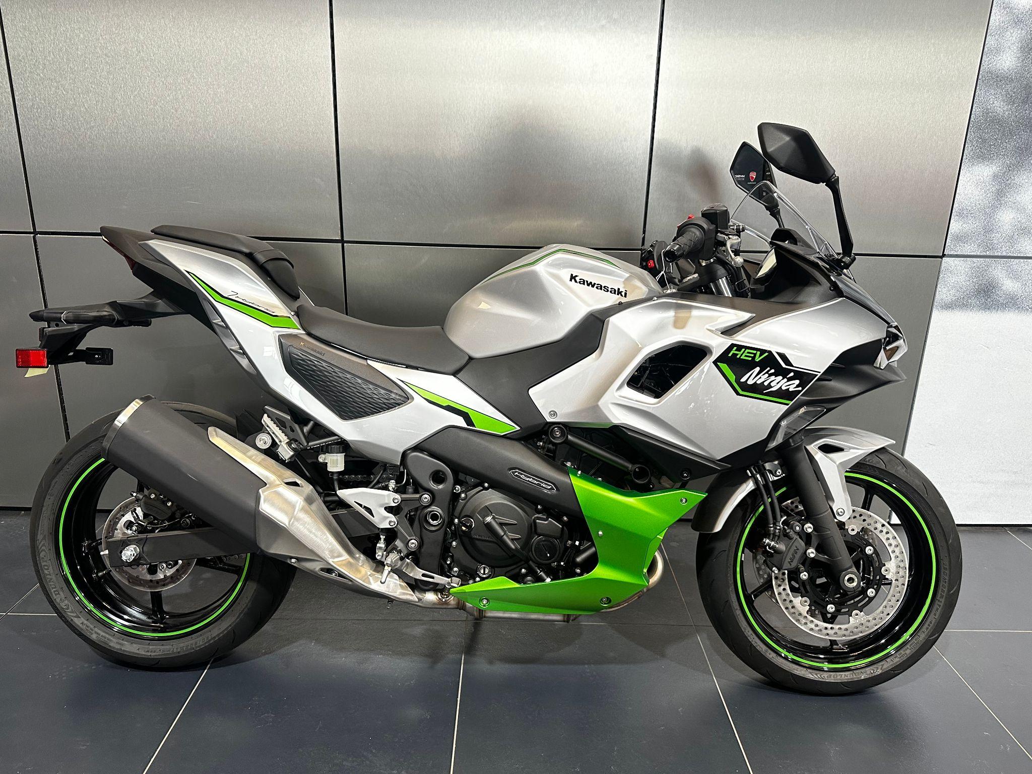 2025 Kawasaki Ninja 7 Hybrid